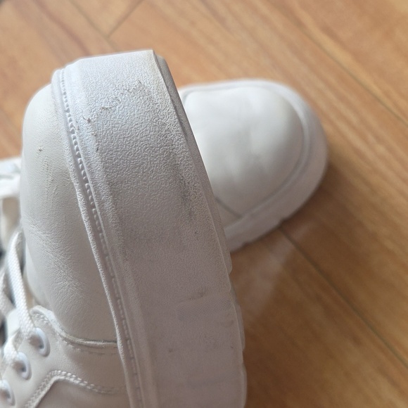 Timberland Women's White Leather Sneakers - Picture 8 of 11